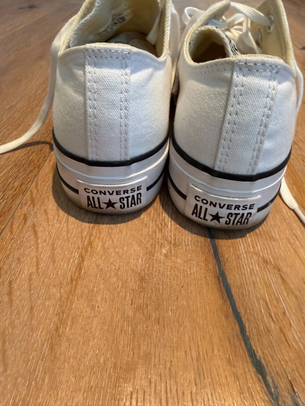 Women's Converse Platform Shoes White Size 7 in Box - Picture 5 of 8